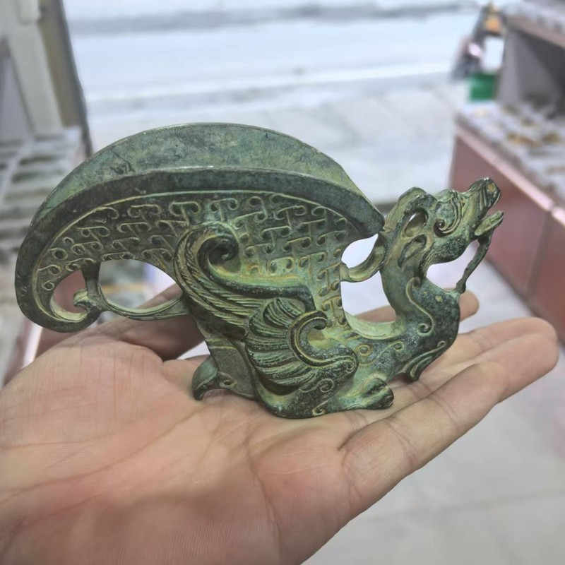 Vintage Collectible Bottles - صنبور زجاجة، زخرفة نحاسية على شكل