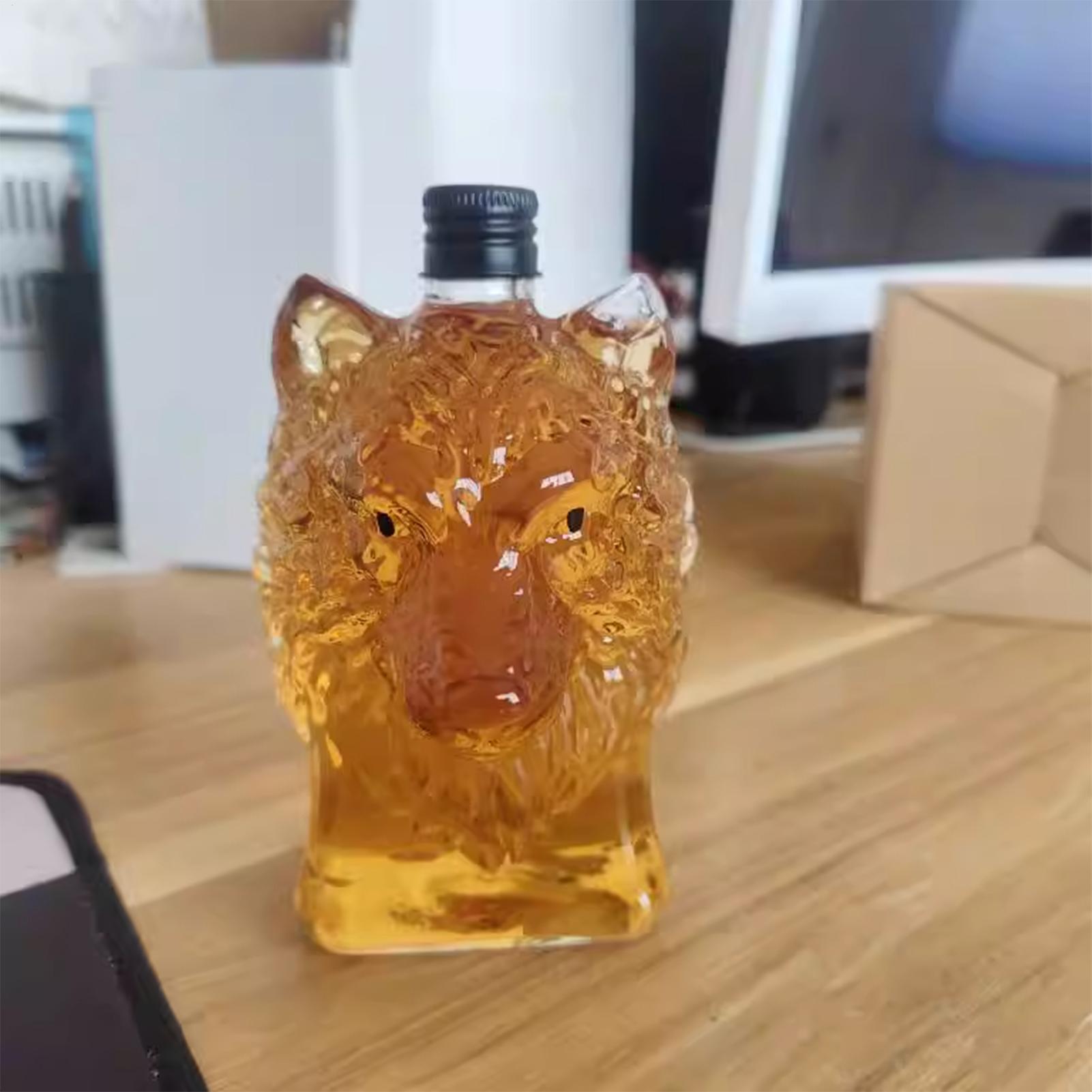 Vintage Collectible Bottles - زجاجة ويسكي على شكل ذئب، كأس