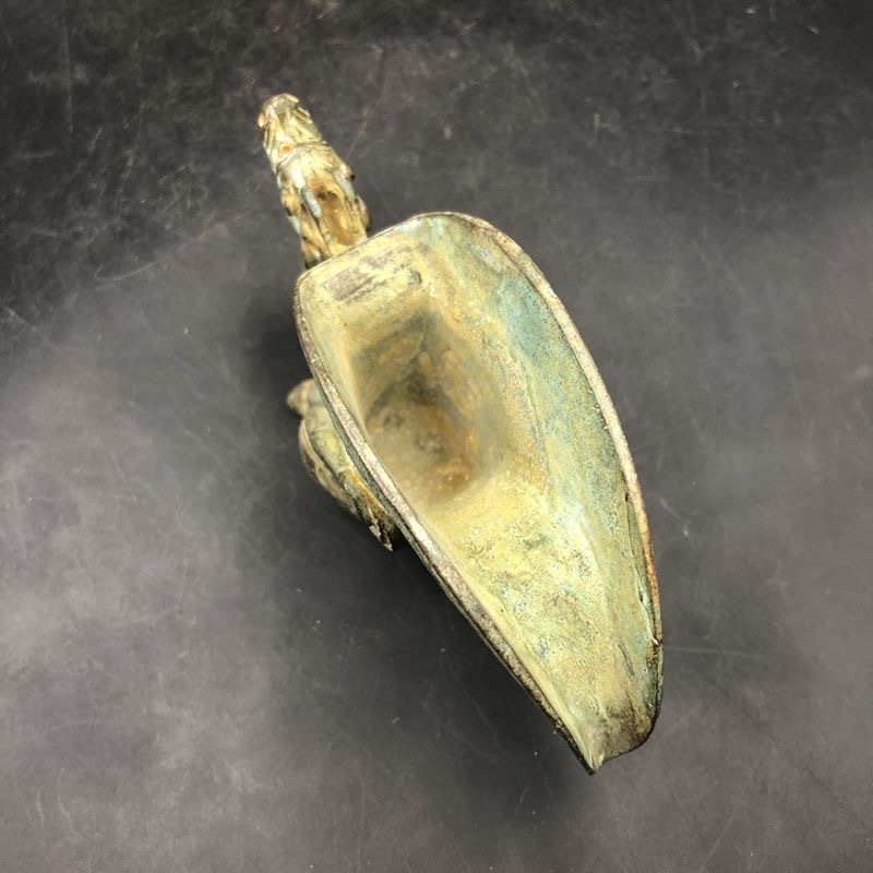 صنبور زجاجة، زخرفة نحاسية على  - مراجعة Vintage Collectible Bottles وسعره