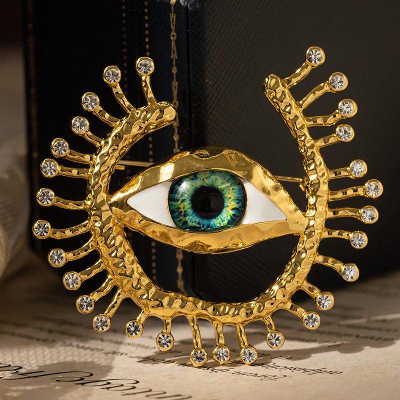 شارات عين الشيطان الزرقاء العت - مراجعة Vintage Collectible Pins وسعره