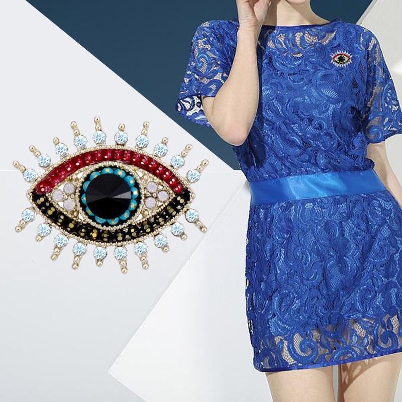شارات عين الشيطان الزرقاء العت - مراجعة Vintage Collectible Pins وسعره