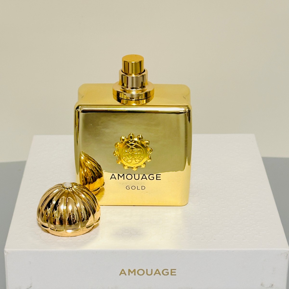 عطر أمواج جولد وومان 100 مل 3. - مراجعة Vintage Collectible Bottles وسعره